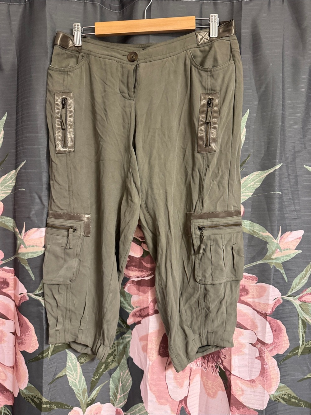 bebe Olive Green Cargo Crop Pants